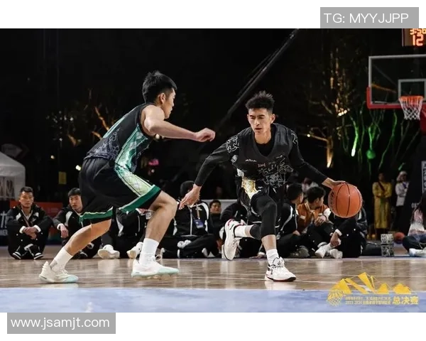 赛后分析：上海篮球队与北京篮球队的团队协作表现及其影响因素探讨